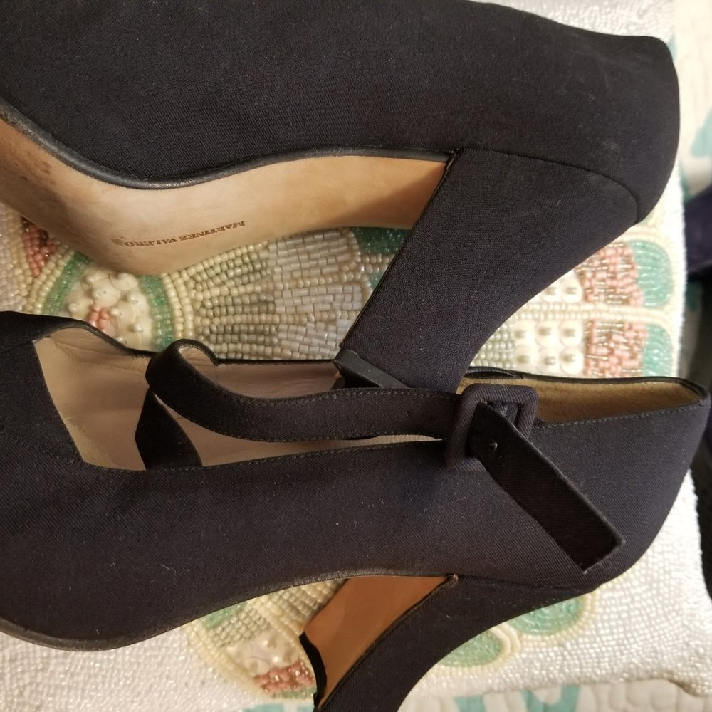 shoes - Picture 2 of 3